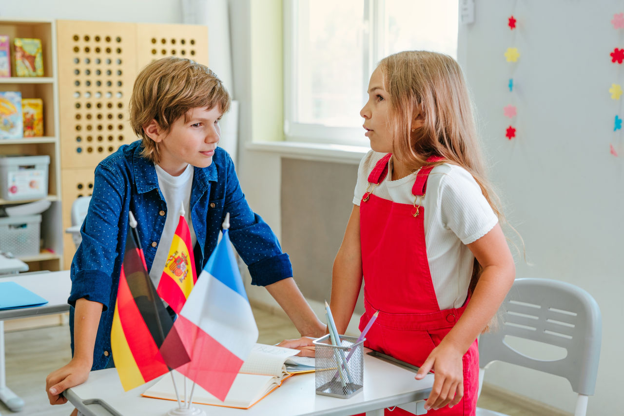 Mehr über den Artikel erfahren Grundlegender Wortschatz auf Spanisch für Kinder: Wörter und Sätze zum Starten